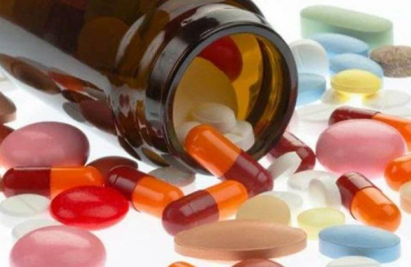 Məşhur həkimdən vitaminlərlə bağlı CİDDİ XƏBƏRDARLIQ: “Sintetikdir, immuniteti artırmır”
