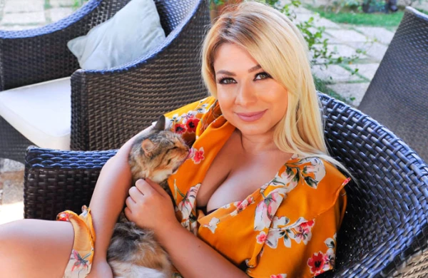 Karantini pozan Mələk Heydərova işdən çıxarıldı (FOTO)