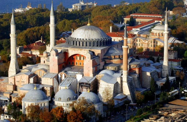 Ayasofyanı hər dindən olan insan ziyarət edə biləcək