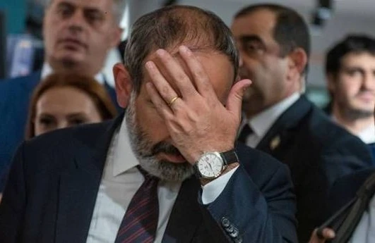 Paşinyandan canlı yayımda iyrənc hərəkət - VİDEO