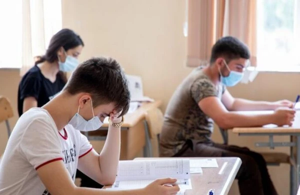İmtahanların gecikməsi nəticələrə necə təsir göstərəcək? - Ekspertlər AÇIQLADI