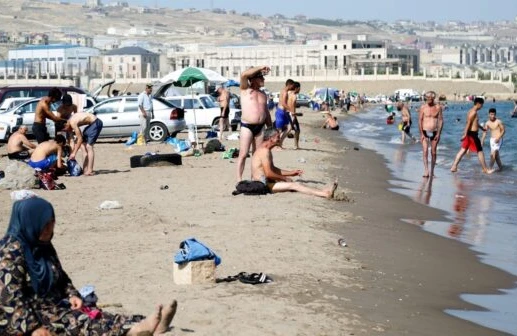 Bakıda çimərliklər açıldı - ŞƏRTLƏR
