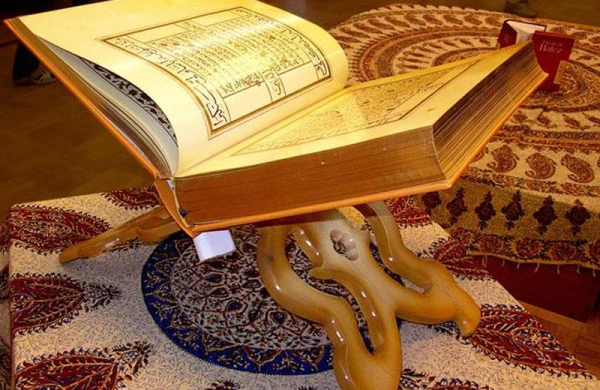 İnsanlar küsülü olanda, Uca Allah onların əməl dəftərini kənara qoyar