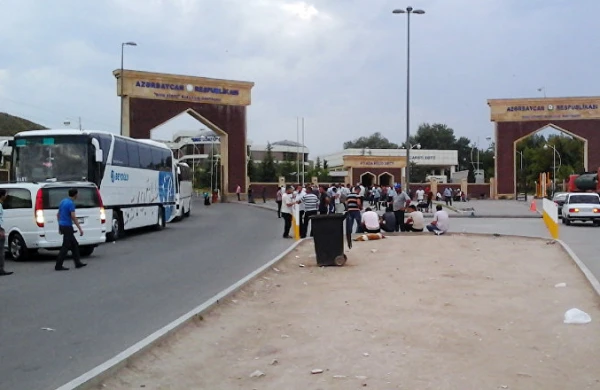 SON DƏQİQƏ:Gömrükçülərlə sərhədçilər arasında əlbəyaxa dava - Qazaxda insident