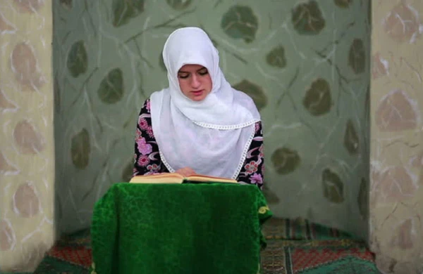 Nə üçün təkəbbür, qorxaqlıq və simiclik qadın üçün üstün sifətdir?