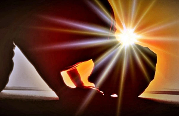 Dindar insan digər ailə üzvlərinin günah etdikləri evdə namaz qılsa, qəbul olarmı?