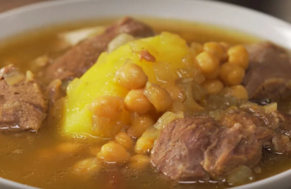 Ət yeyənlər vegetarianlardan daha çox yaşayırlar – həkim izah edir