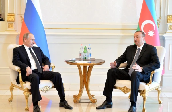 İlham Əliyev Rusiyanın Ermənistana silah satmasına görə Putinə zəng etdi