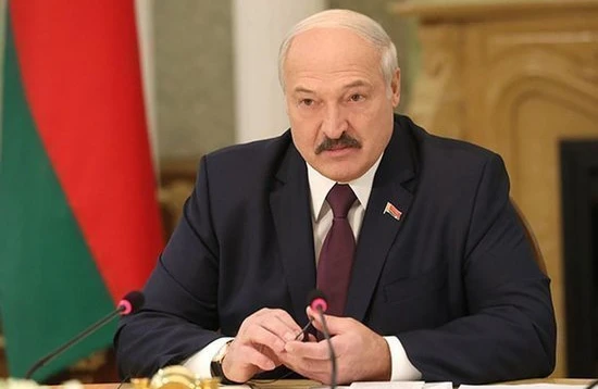 Lukaşenko yeni prezident seçkisinə söz verdi