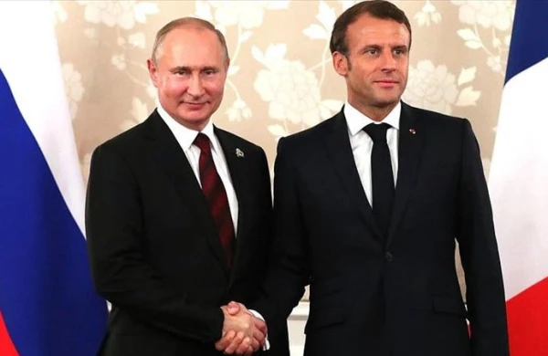 Putin Makrona: “Belarusun işlərinə qarışmaq yolverilməzdir”