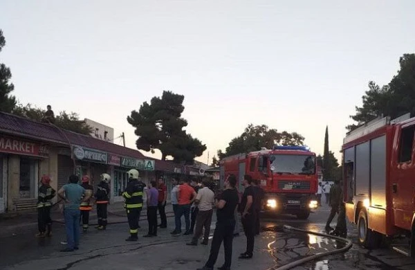 Azərbaycanda ticarət obyektləri yandı - FOTO