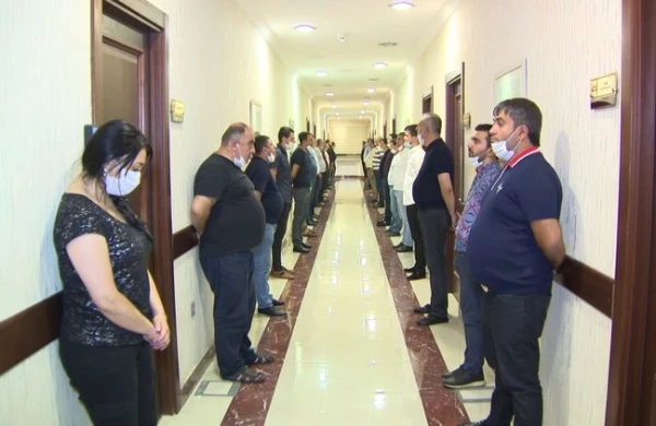 Bakıda əməliyyat: Polis gizli məkana girdi - Xeyli sayda tutulan var