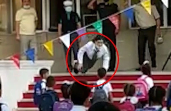 Azərbaycanda məktəbdə dəhşət: Hamının gözü qarşısında huşunu itirdi (VİDEO)