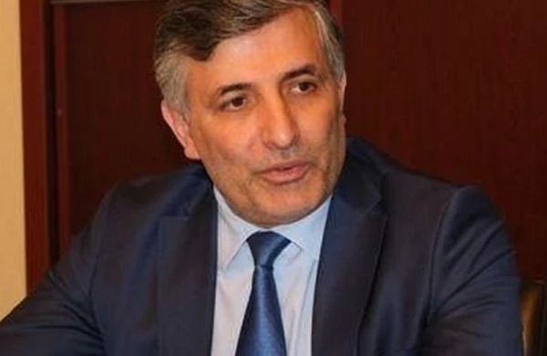 Elman Paşayev vəkil statusundan məhrum edildi