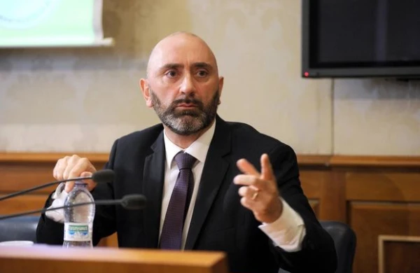 İtalyan senator ermənilərin Gəncəyə hücumunu pisləyib - FOTO