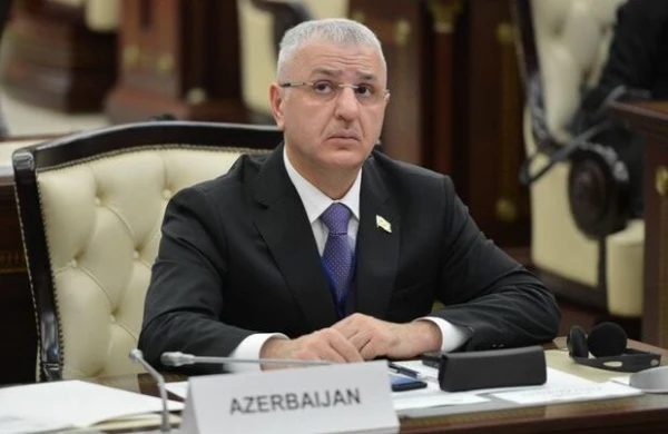 Deputatdan Jirinovskiyə cavab: “Dilinə ağalıq edə bilməyən birisi”