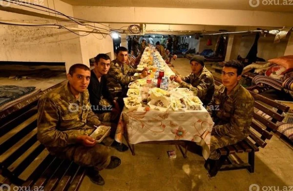 Azərbaycan əsgəri cəbhə xəttində Müstəqillik Gününü qeyd edir -  FOTOREPORTAJ