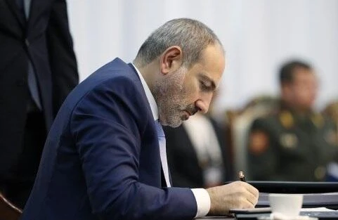 Paşinyan: “Qarabağ müharibəsinin bitməsi ilə bağlı Rusiya və Azərbaycan prezidentləri ilə bəyanat imzaladım”