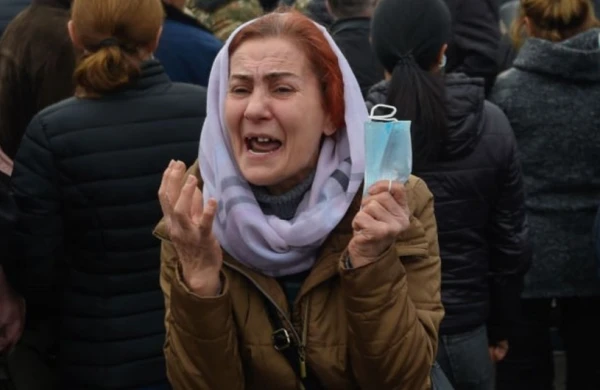 Erməni valideynlər Tonoyanla görüş tələb edir: “Övladlarımızı qaytarın”