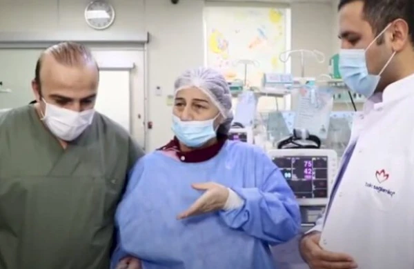 Bakıda 63 yaşlı qadın ana oldu - VİDEO