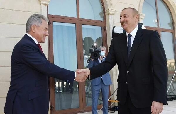 İlham Əliyev Şoyqu ilə görüşdü