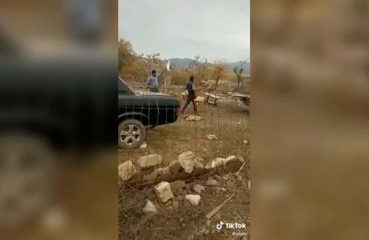Azərbaycan hərbçisi ilə qarşılaşan erməni görün nə etdi - ŞOK VİDEO