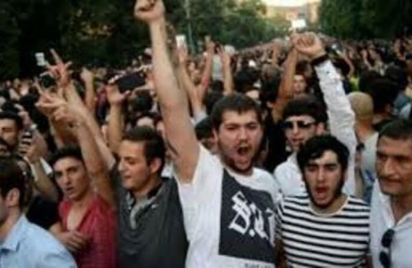 Paşinyan müxalifəti hiddətləndirdi - Hər kəs istefasını tələb edir