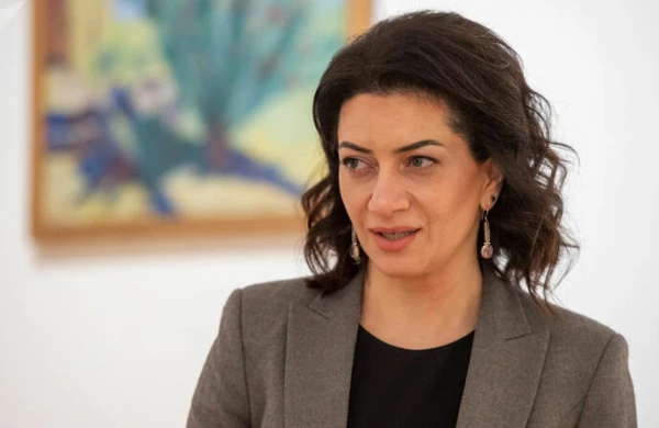 Paşinyanın arvadının BİABIRÇI HƏRƏKƏTLƏRİ ÜZƏ ÇIXDI
