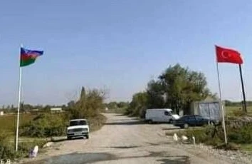 Bərdə rayon İcra Hakimiyyətindən bayrağımıza HÖRMƏTSİZLİK - FOTO/VİDEO