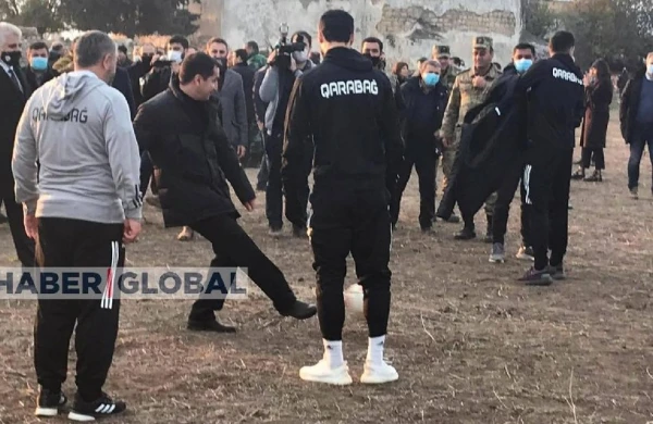 Hikmət Hacıyev Ağdamda "Qarabağ"la futbol oynadı - Video