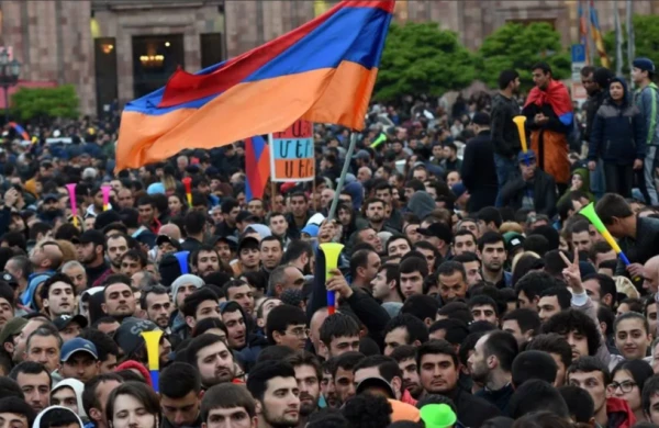 Ermənilər Rusiyanın Yerevandakı səfirliyi qarşısına yürüş edəcəklər