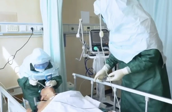 Koronavirus bizi bu 3 səbəbə görə öldürür – Həkim “bunları etməyin” dedi