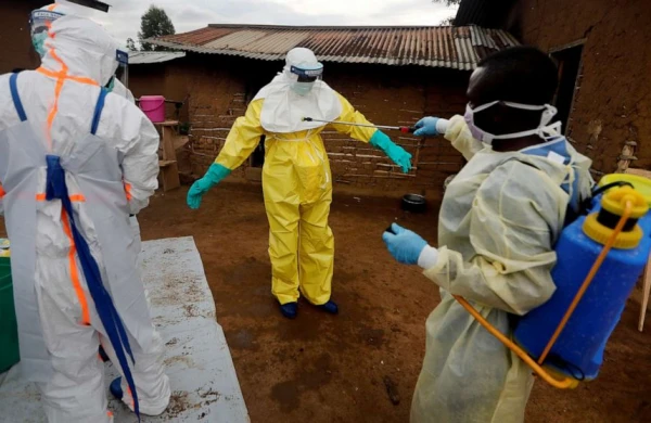 "Ebola" sürətlə yayılır, ölənlərin sayı 131-ə çatdı