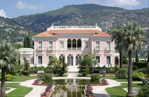 Rayonlarda dodaq uçuqladan villa qiymətləri - FOTO