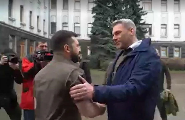Avstriya kansleri Kiyevə səfər edib