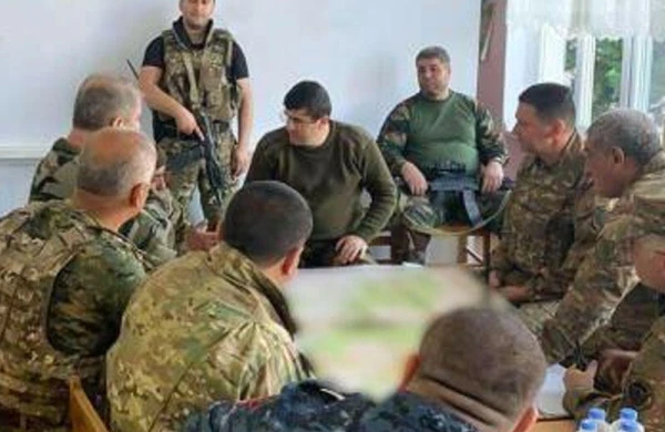 Separatçı Araik Moskvaya üz tutur: təhlükəli ssenari