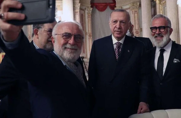 Ərdoğan məşhurlarla iftar yeməyində nə istədi? - FOTO