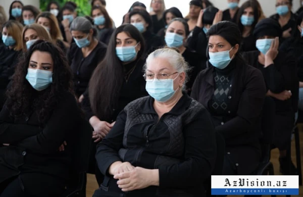 Azərbaycanda məhkum qadınların videosu yayıldı: Onlar nə üstündə "yatır"? 