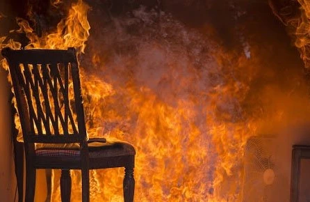 Bakıda 53 yaşlı qadın evində yanaraq öldü