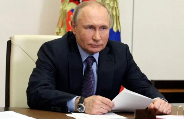 Putin Azərbaycan və Ukrayna xalqlarını təbrik edib