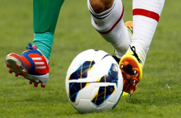 Oyun zamanı futbolçunun dili qatlanıb öldü