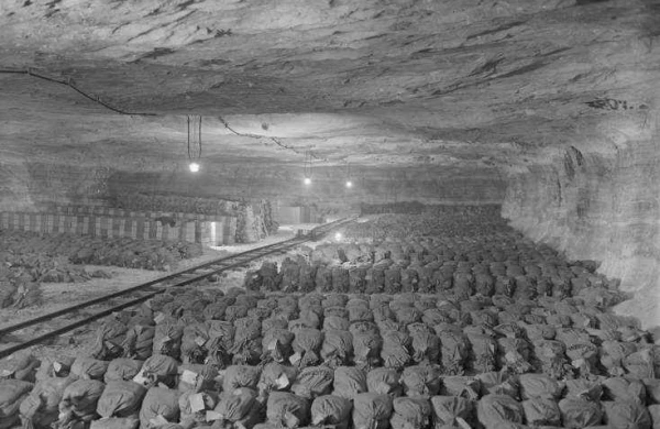 Hitlerin xəzinəsi tapıldı: Tonlarla qızılı heç kimin ağlına gəlməyən yerdə gizlədiblər
