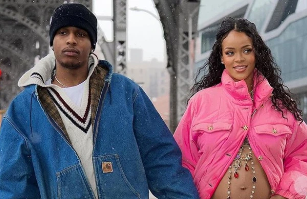 Rihanna ana oldu