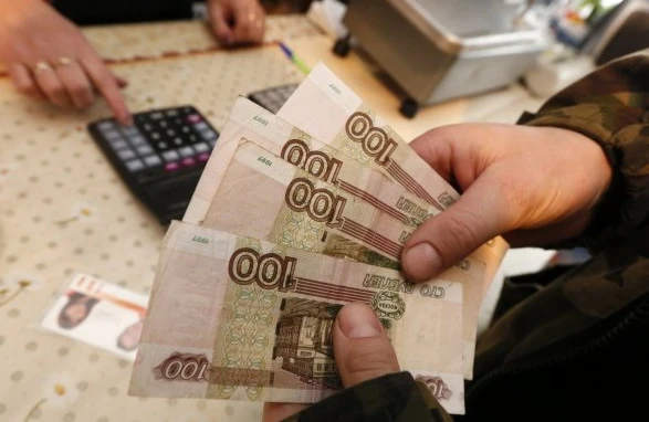 Как РФ избежала краха от санкций BLOOMBERG