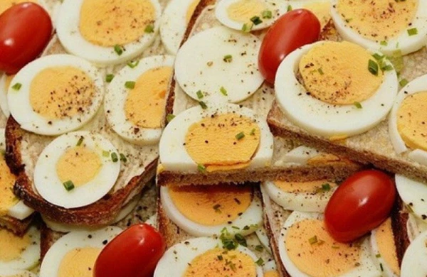 Qaynadılmış yumurtanın kişilər üçün FAYDALARI