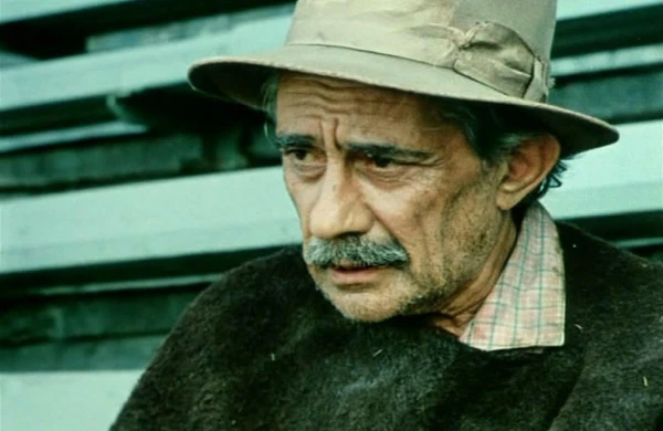 Ölüm səhnəsi onu aktyor elədi, oğluna xəstə damğası vurdular - Atası ondan niyə imtina etmək istədi?