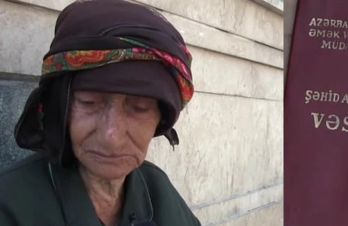 40 gündə 5 oğlunu şəhid verən ananın dilənməsi ilə bağlı DETALLAR – Rəsmi AÇIQLAMA