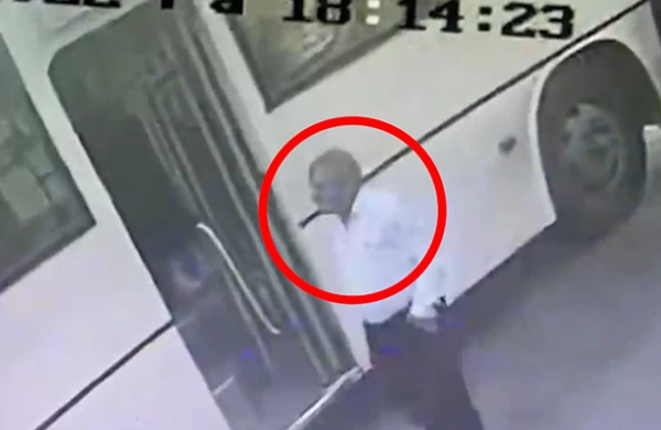 Bakıda polis kişini tutdu: Avtobusda görün qadınlara nə edirmiş - VİDEO