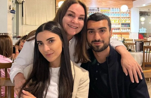 Mahir Emreli və bacısının FOTOlarını paylaşdı