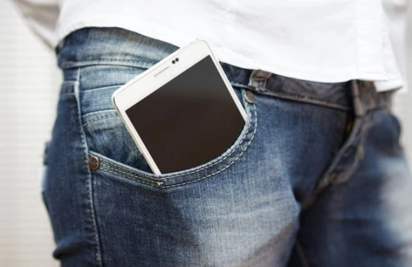 Cibdə telefon gəzdirmək kişilərdə sonsuzluq yaradır